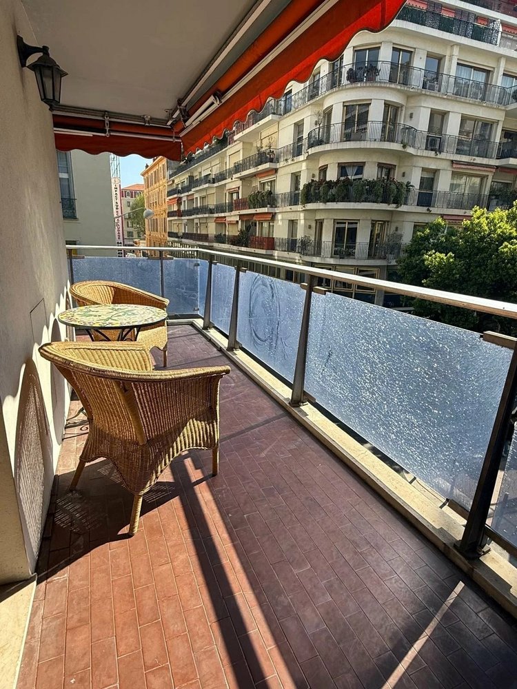 Property photo in Carre d'Or