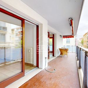 Property in Carre d'Or