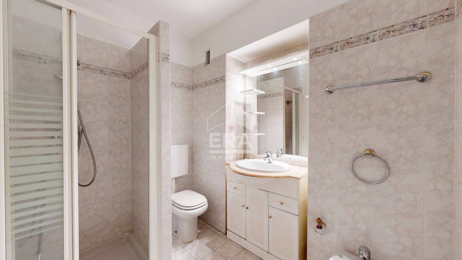 Property photo in Carre d'Or