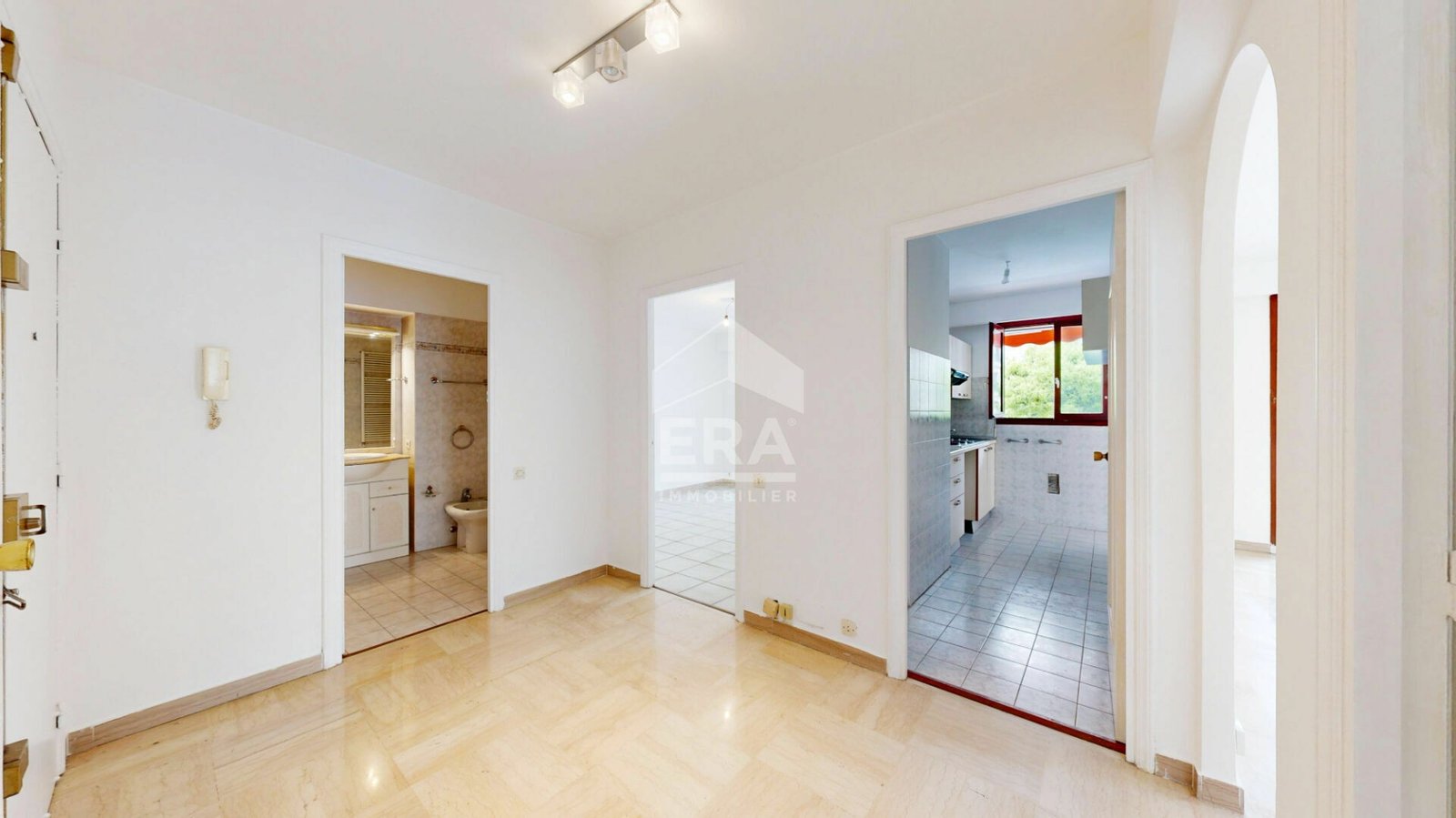Property photo in Carre d'Or