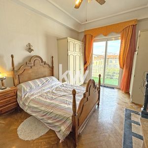 Property in Carre d'Or