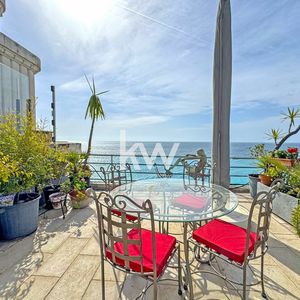 Property in Carre d'Or