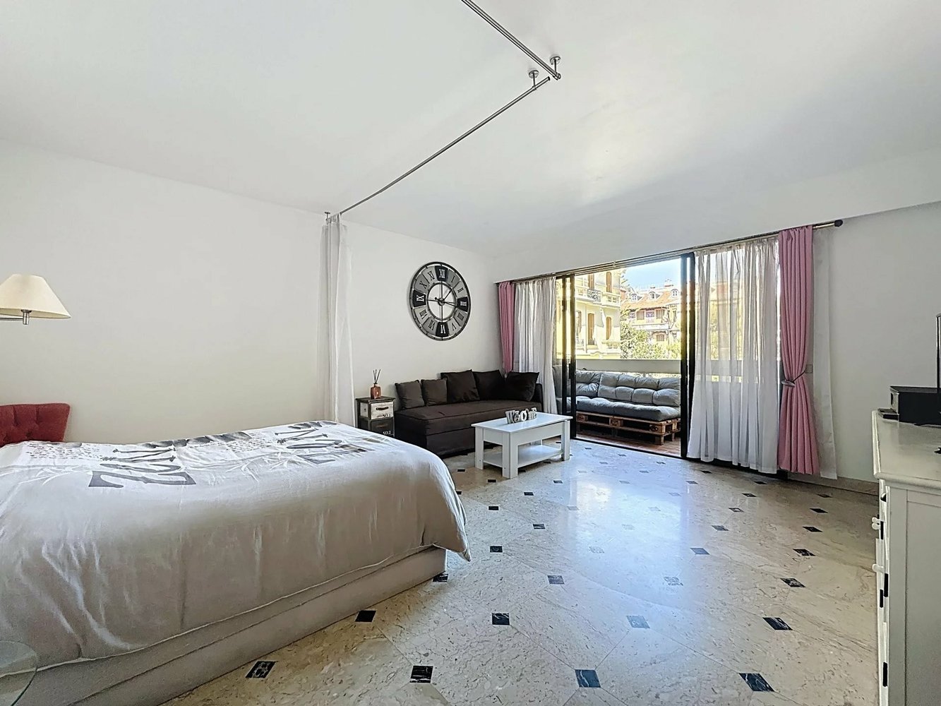 Property photo in Carre d'Or