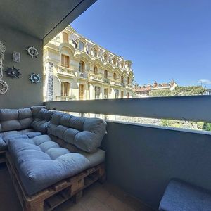 Property in Carre d'Or