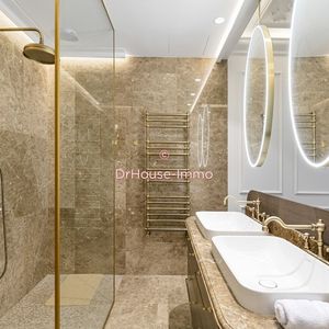 Property in Carre d'Or