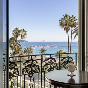 Property in Carre d'Or