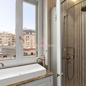 Property in Carre d'Or