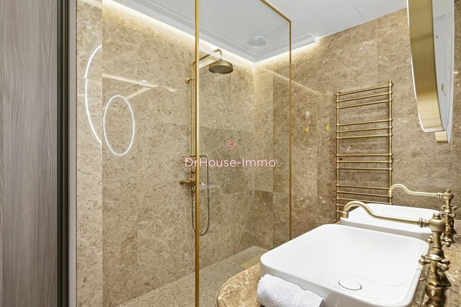 Property photo in Carre d'Or