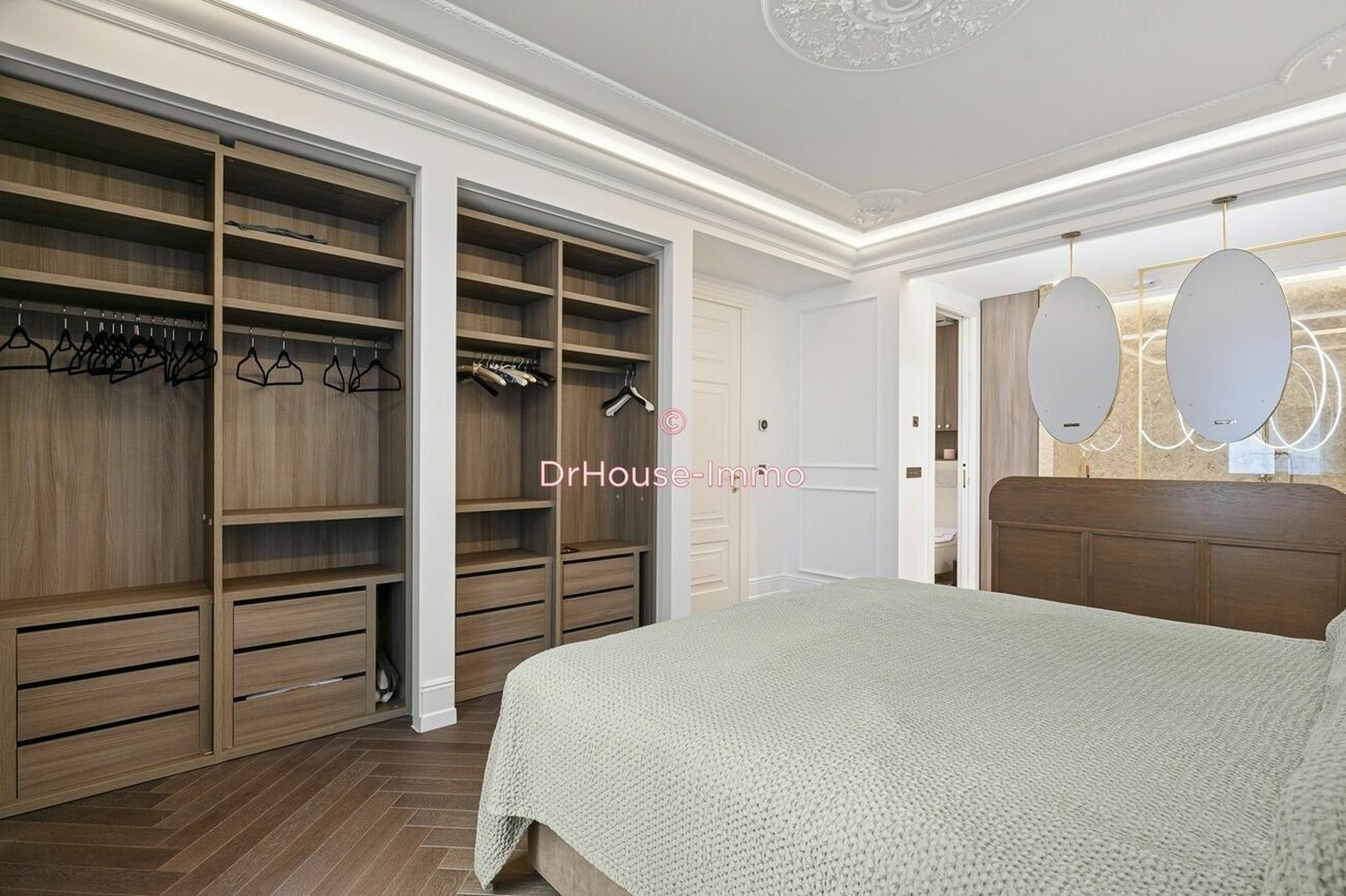 Property photo in Carre d'Or