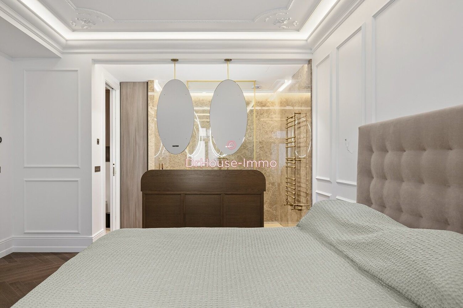 Property photo in Carre d'Or