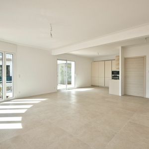 Property in Carre d'Or