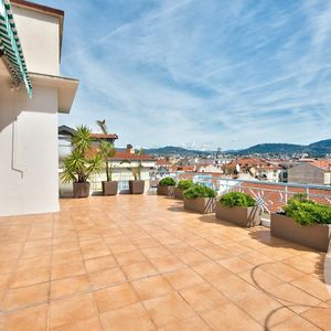 Property in Carre d'Or