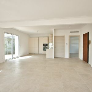 Property in Carre d'Or