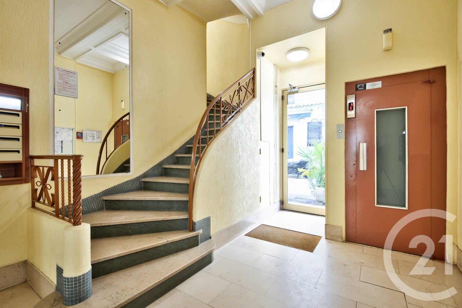 Property photo in Carre d'Or