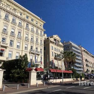 Property in Carre d'Or
