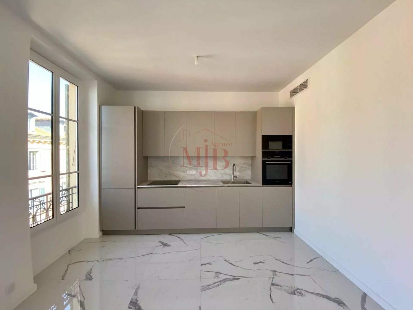 Property photo in Port