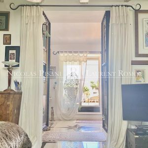 Property in Carre d'Argent