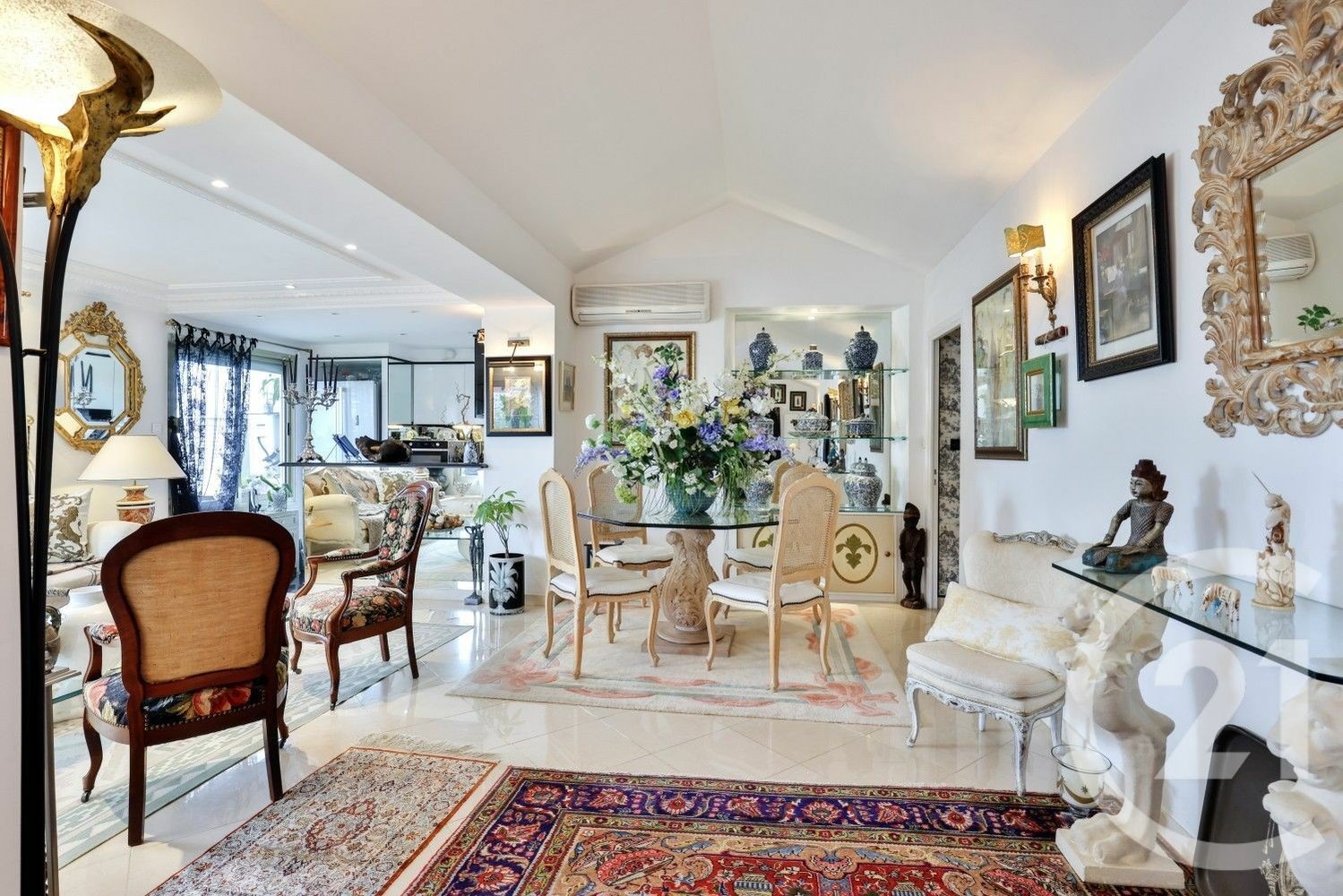 Property photo in Carre d'Argent