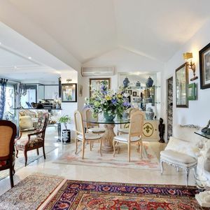 Property in Carre d'Argent