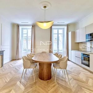 Property in Carre d'Argent