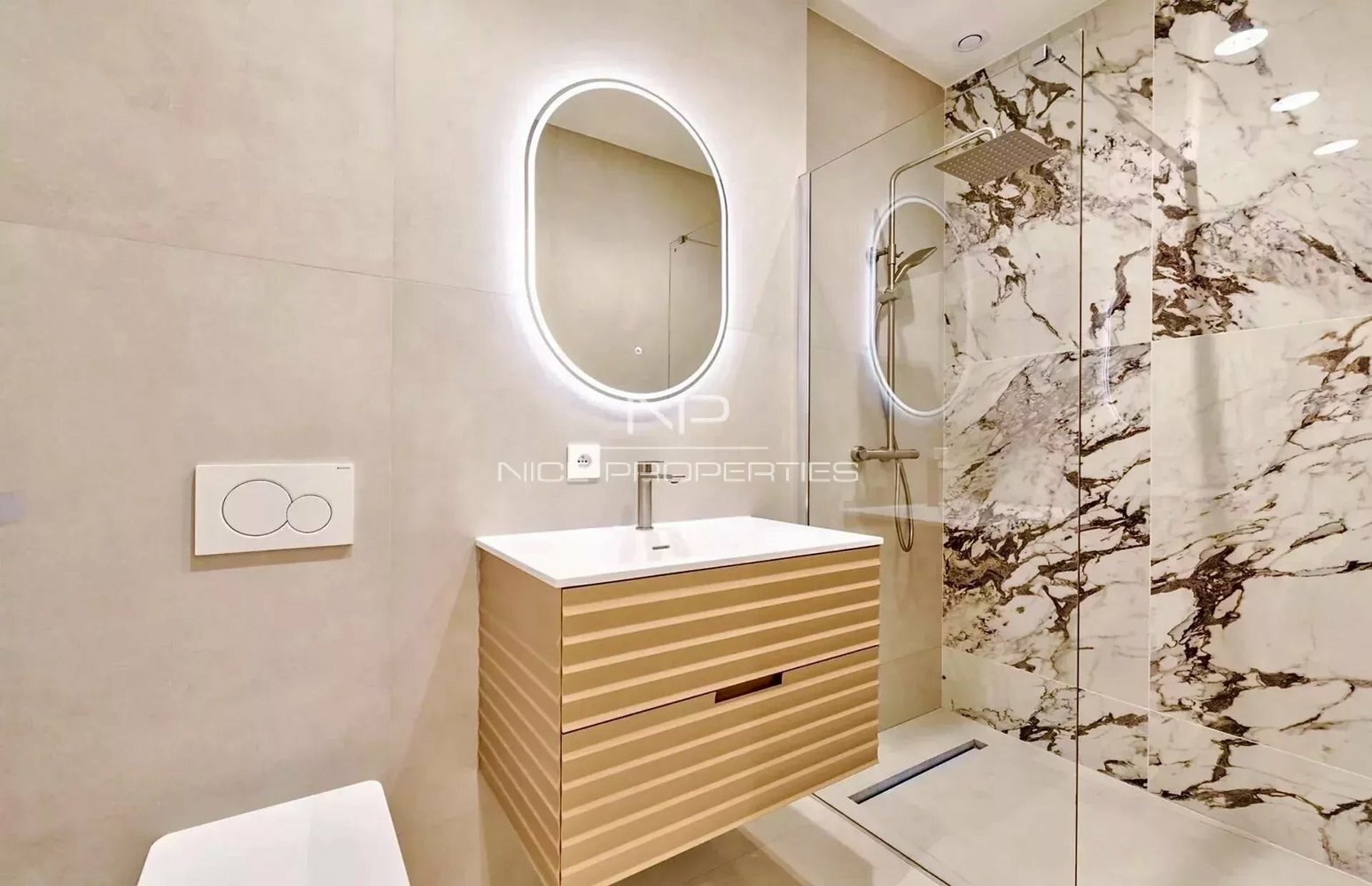 Property photo in Carre d'Argent