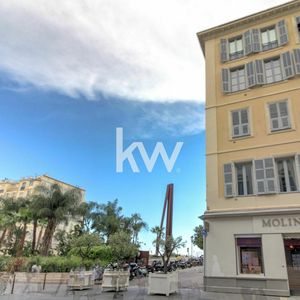 Property in Carre d'Argent