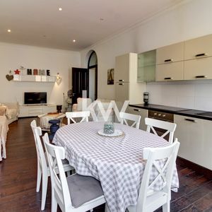 Property in Carre d'Argent