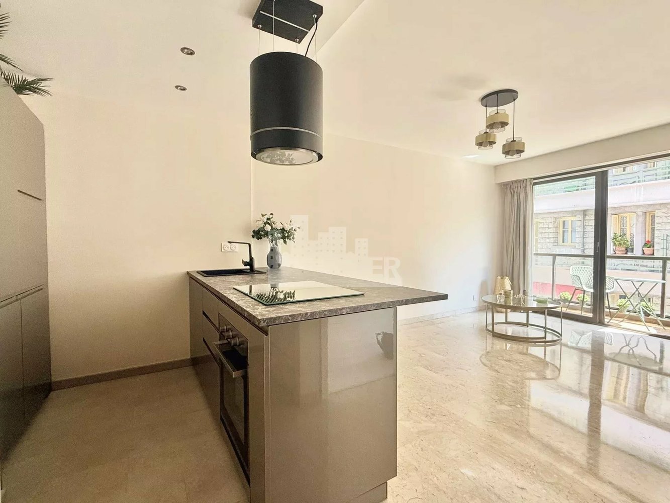 Property photo in Carre d'Argent