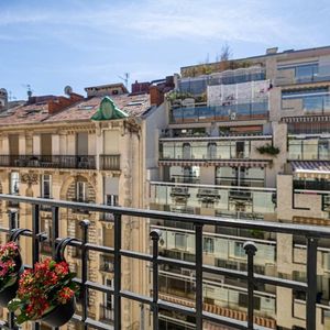 Property in Carre d'Argent