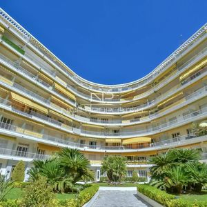 Property in Carre d'Argent