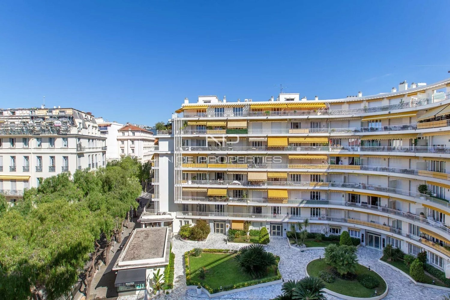 Property photo in Carre d'Argent