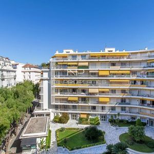 Property in Carre d'Argent