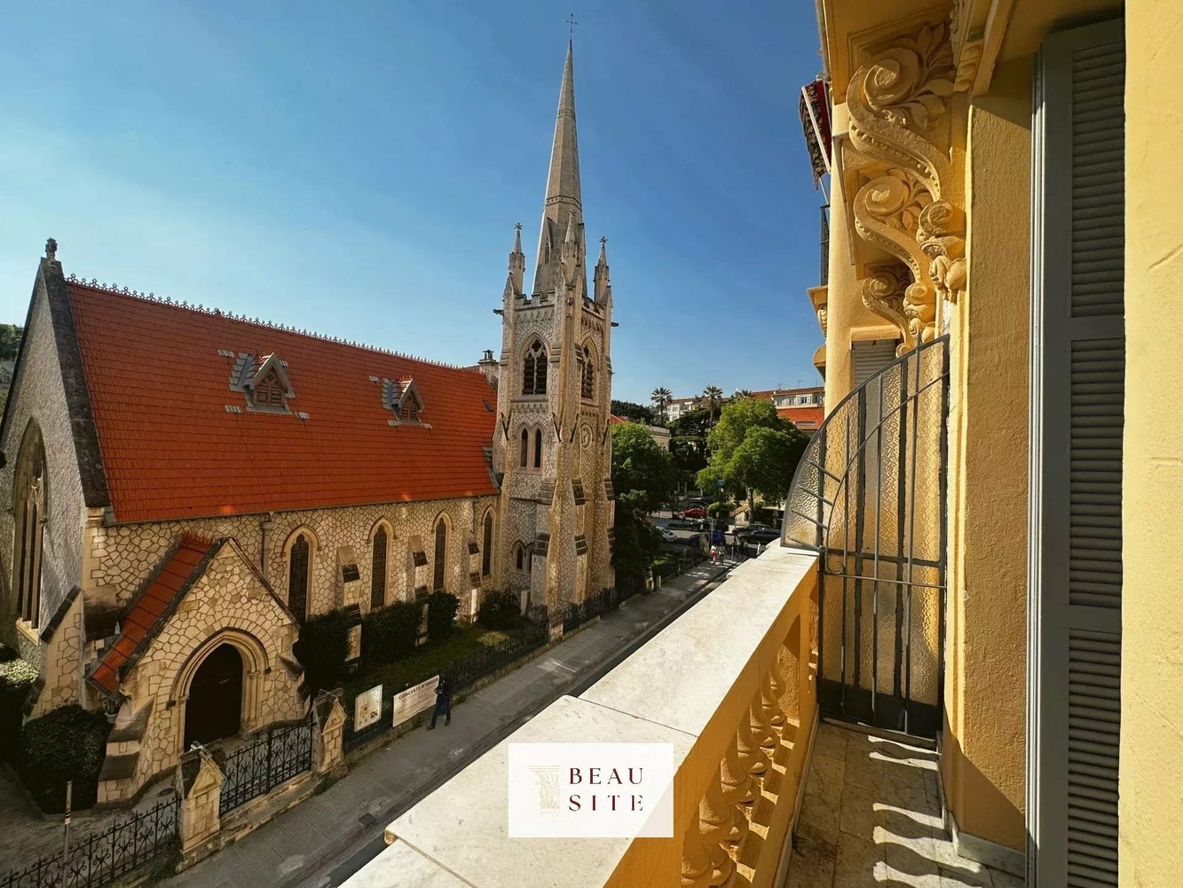 Property photo in Carre d'Or