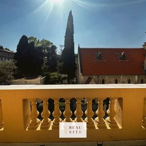 Property in Carre d'Or