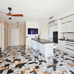 Property in Carre d'Or