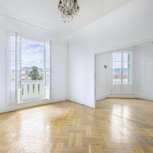 Property in Carre d'Or