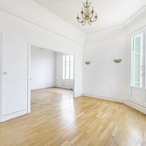 Property in Carre d'Or