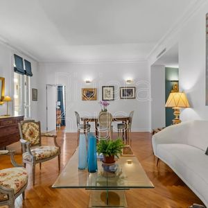 Property in Carre d'Or