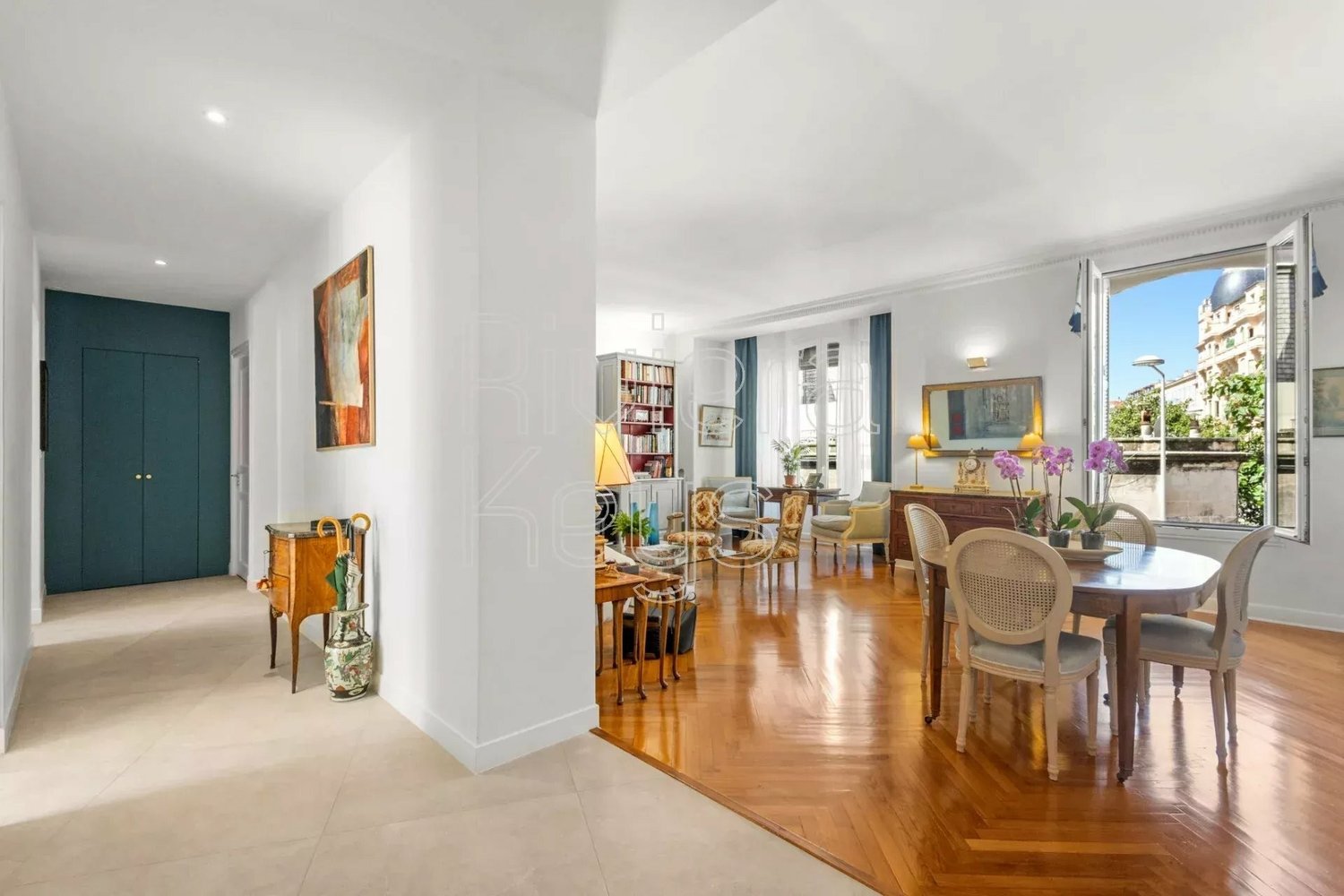 Property photo in Carre d'Or