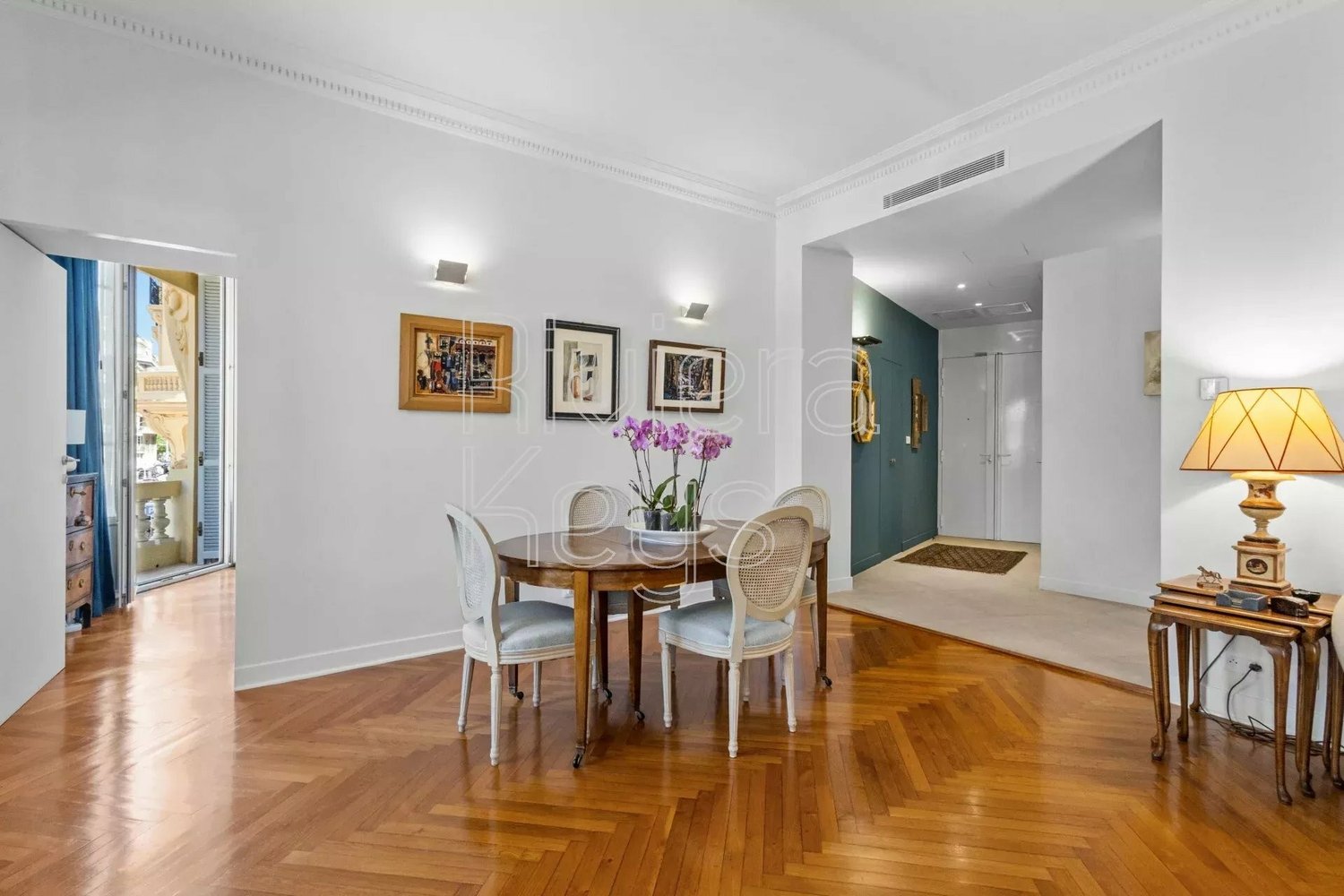 Property photo in Carre d'Or