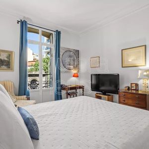 Property in Carre d'Or