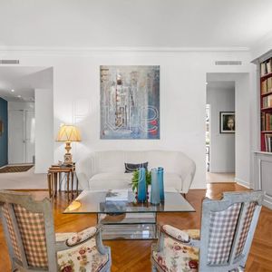 Property in Carre d'Or