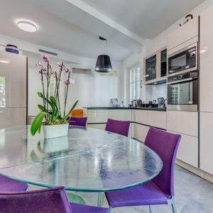 Property in Carre d'Or