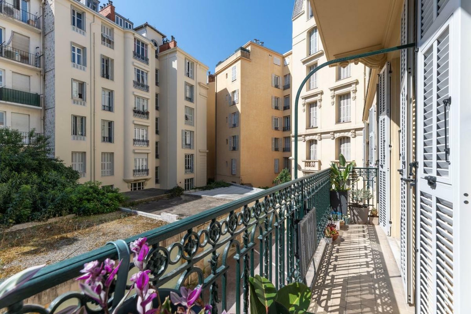 Property photo in Carre d'Or