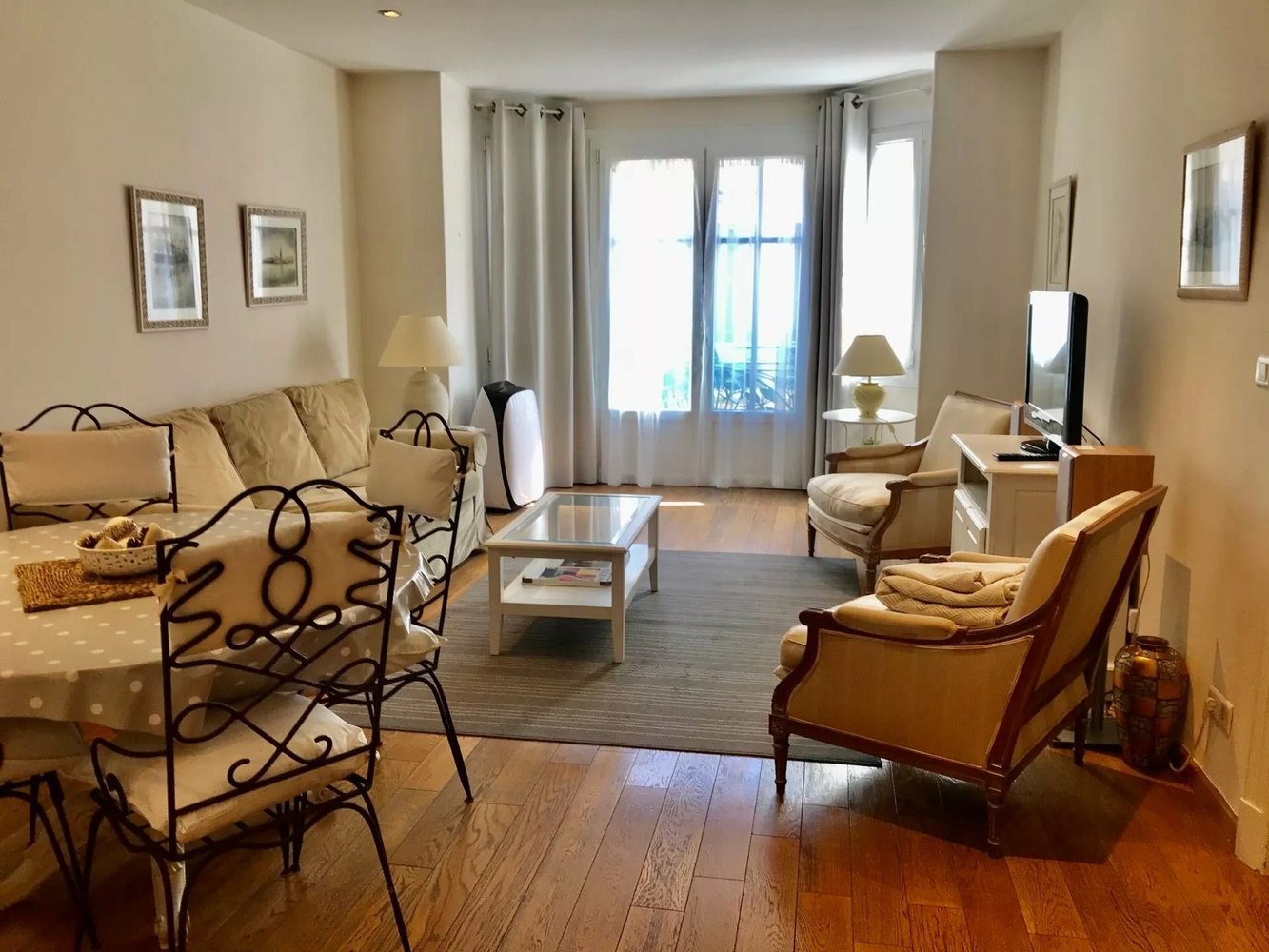 Property photo in Carre d'Or