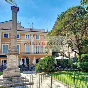 Property in Carre d'Or