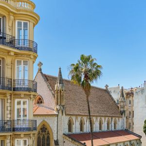 Property in Carre d'Or