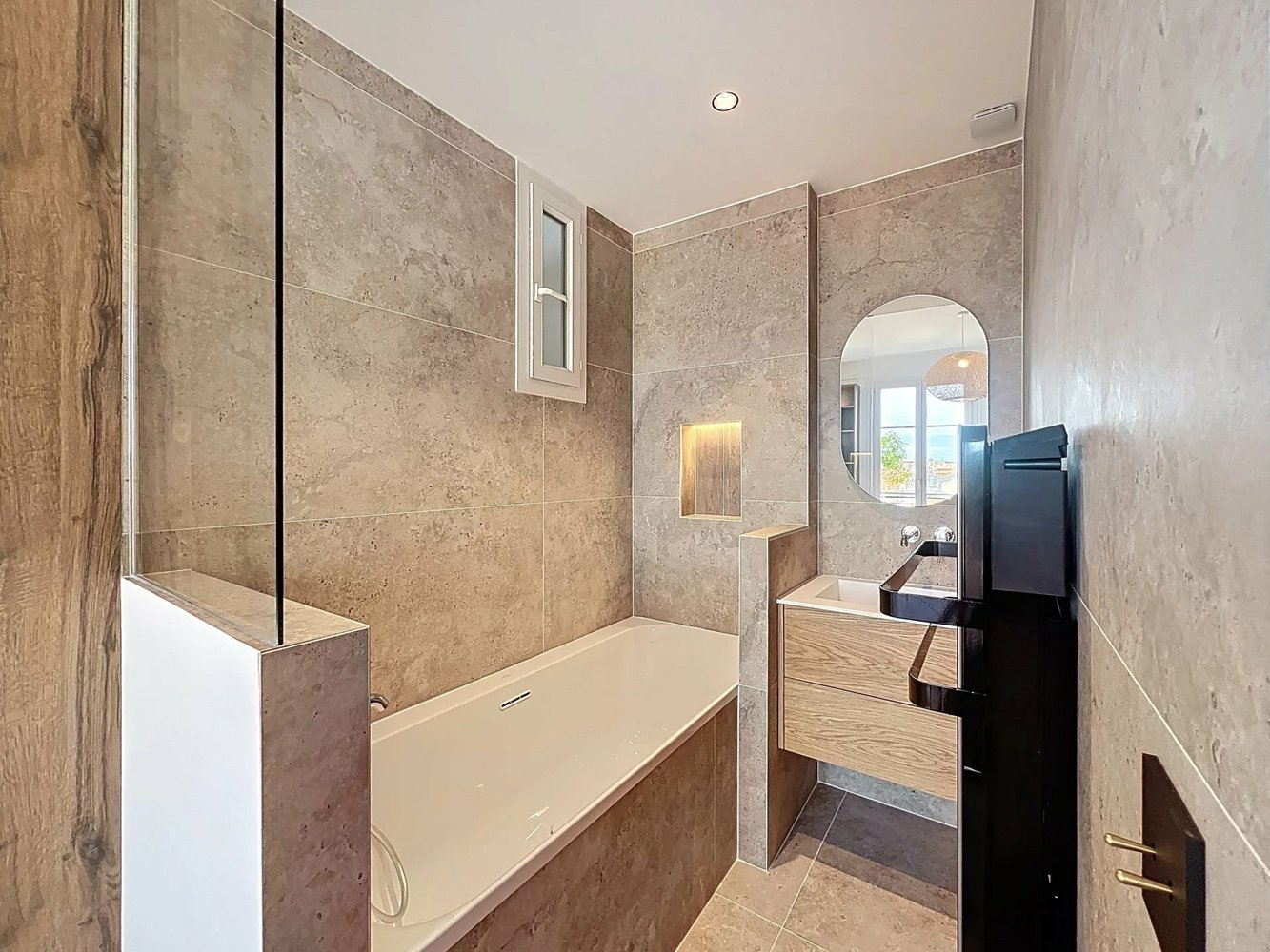 Property photo in Carre d'Or