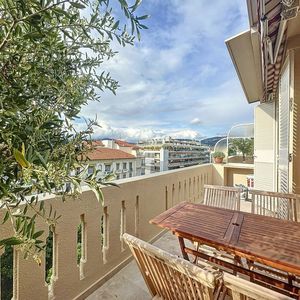 Property in Carre d'Or