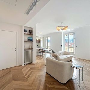 Property in Carre d'Or